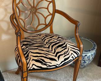 Vintage sun ray back elbow chair
