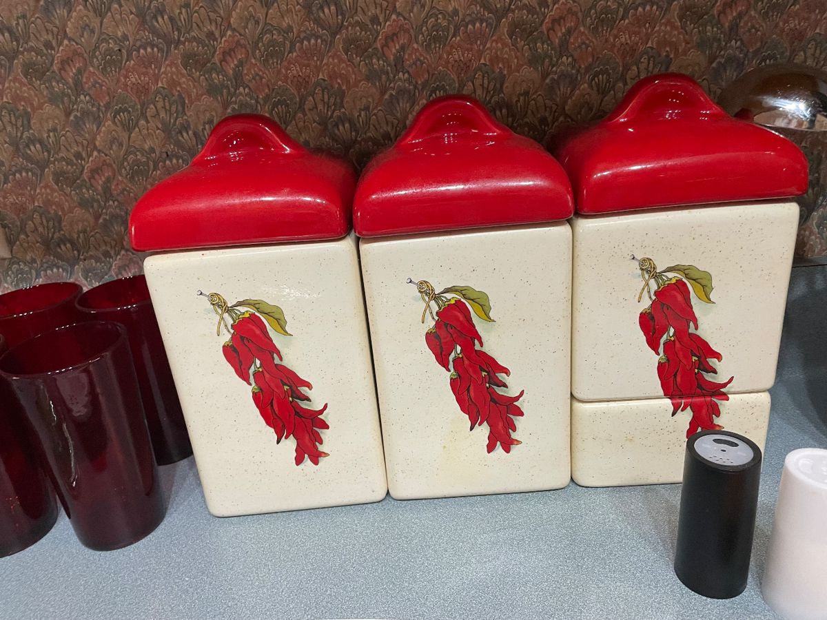 love this cannister set