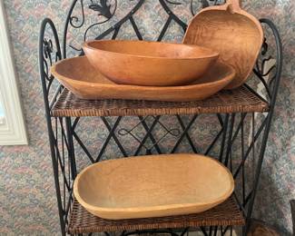 wood items & bakers rack