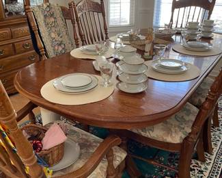 dining table w/6 chairs