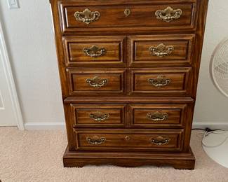 chest of drawers