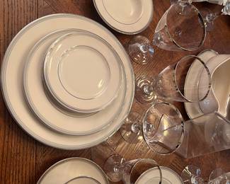 Franciscan China -“Huntington” -Service for 7 Plus Extras