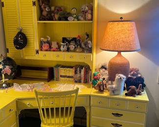 Desk With Hutch and Chair