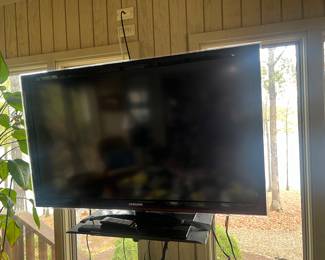 46 inch Samsung TV