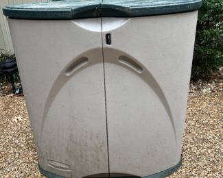 Rubbermaid Outdoor Storage