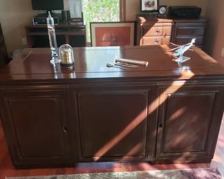 Back of desk w doors that open