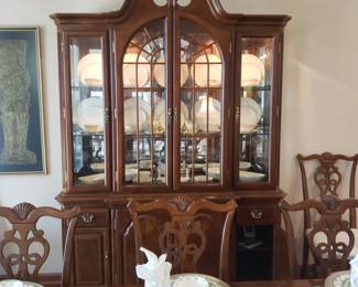 Large lighted hutch