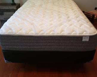 Very nice LU A & SOL  Full size mattress