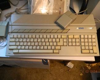 vintage Atari computer