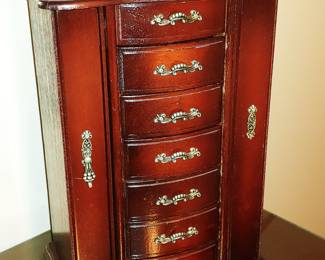 Jewelry cabinet