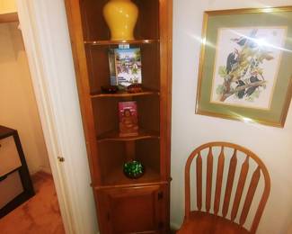 Corner cabinet