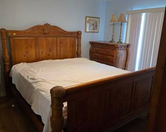 headboard/mattress King (bedroom set)