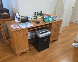 desk/paper shredder/misc office items