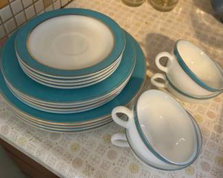 Pyrex dish set
