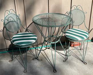 Another table and chairs that is available.