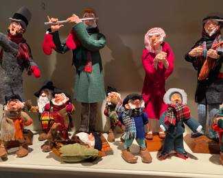 Simpich Christmas dolls and gnome figures.  So cute!