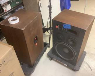 JBL set of 2 speakers new woofer in both