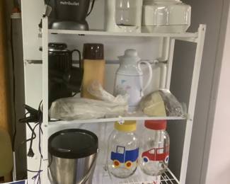 Blenders , seltzer maker , ice bucket