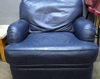 Bernhardt Leather Lounge Chair, 35" x 36" x 40"