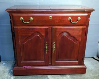 Pennyslvania House Rolling Bar Cart, 32" x 36" x 18", Opens To 56"