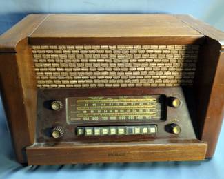 Philco Multi-Band Table Radio, Circa 1950s, Model 48-482, Powers On 