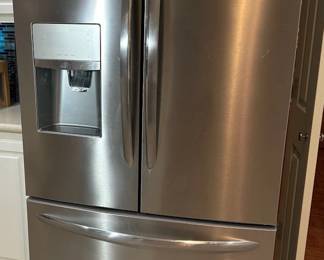 French door style refrigerator 