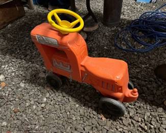 SCOOT AND GO TRACTOR TOY