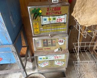 SLOT MACHINE