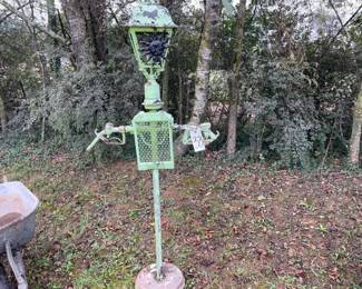 DECORATIVE LAMP POST