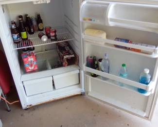 Selling the ICE COLD beer fridge with ALL CONTENTS. $30.00. Call me @ 386-405-1867 if you want it!