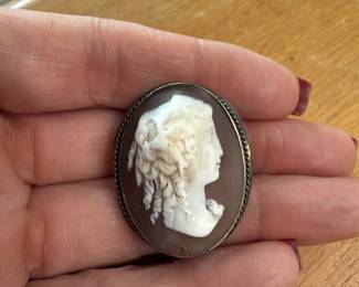 10K Cameo Brooch Pendant