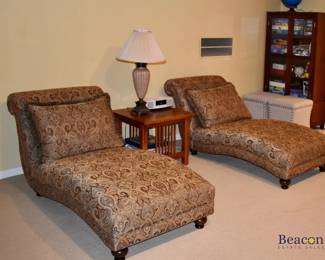 Pair of chaise longue chairs