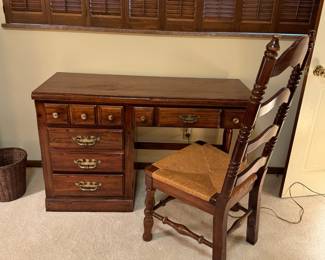Thomasville Desk with chair
