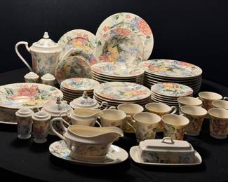 Oscar Da La Renta English Tapestry dinnerware