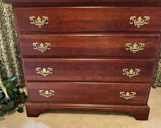 Cresent bachelors chest