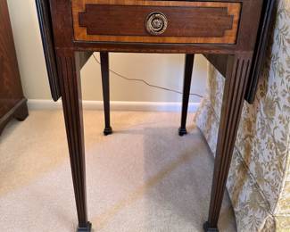 WM. A. Berkey Federal Hepplewhite style Pembroke drop leaf side table