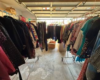 Many women’s clothes, many NWT, sz L-2X