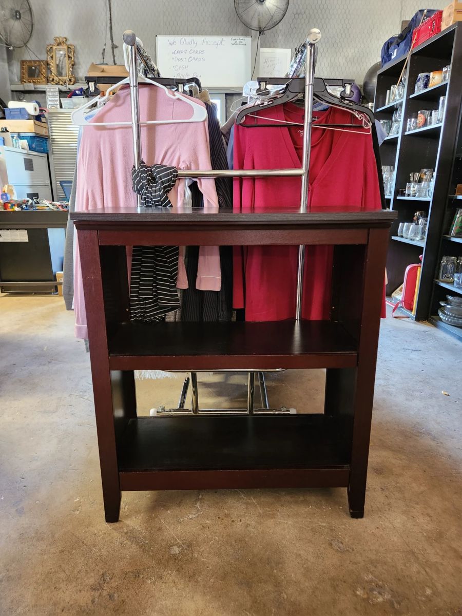 Sturdy and stable 
Entryway table/shelf
$35
