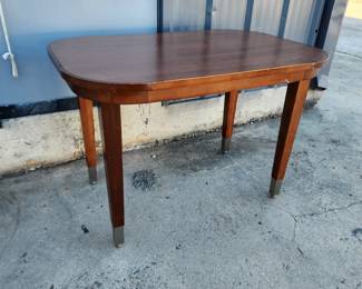 Small dining table.
Excellent for a small space. 
$45