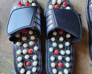 Acupuncture sliders.
$10 per pair.
2 pairs available. 
Size 43