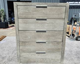 Large chest of drawers.
All drawers work good. 
$100