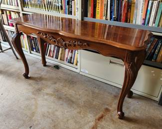 Vintage ornate entryway table.
$100