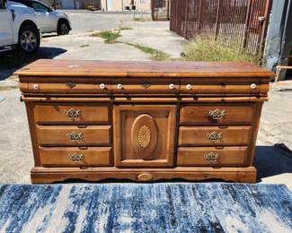 Chest of drawers 
$80