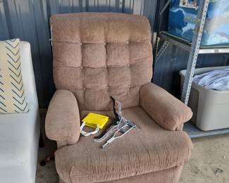 Tan recliner 
$100