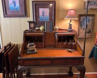 Perfect size writing desk