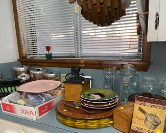 Assorted Kitchenware