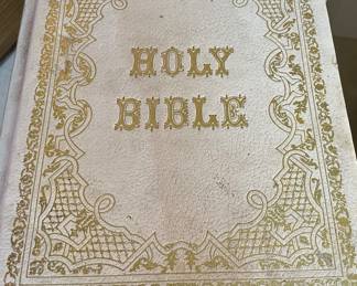 Vintage Holy Bible Family Style