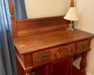 Antique Oak Bedroom Set

Large Washstand
