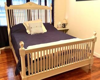 Crate and Barrel Queen Size Bed