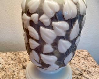 Rare 1950’s Vintage Aladdin Ivy Leaf Hearts Alacite Table Lamp